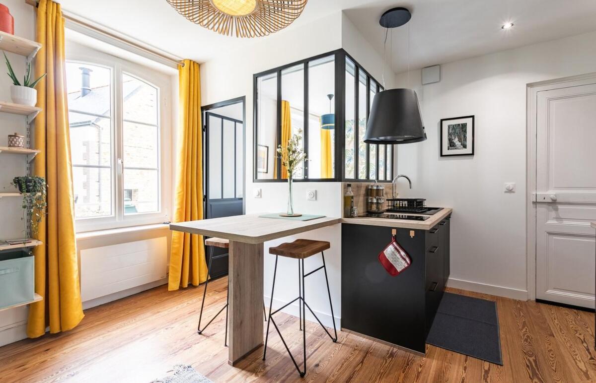 Lucelyne - Beau T2 Renove - Centre - Plage 400M Appartement Dinard Buitenkant foto